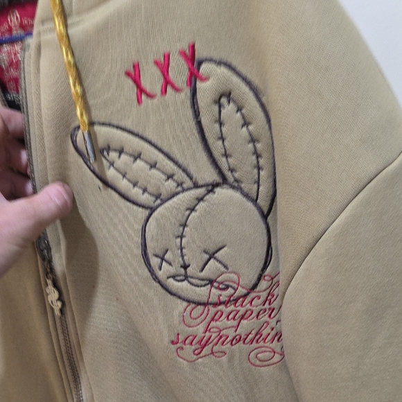 STASH HOUSE VINTAGE Y2K HOODIE Beige Hoodie with Bunny Patch - Picture 4 of 8